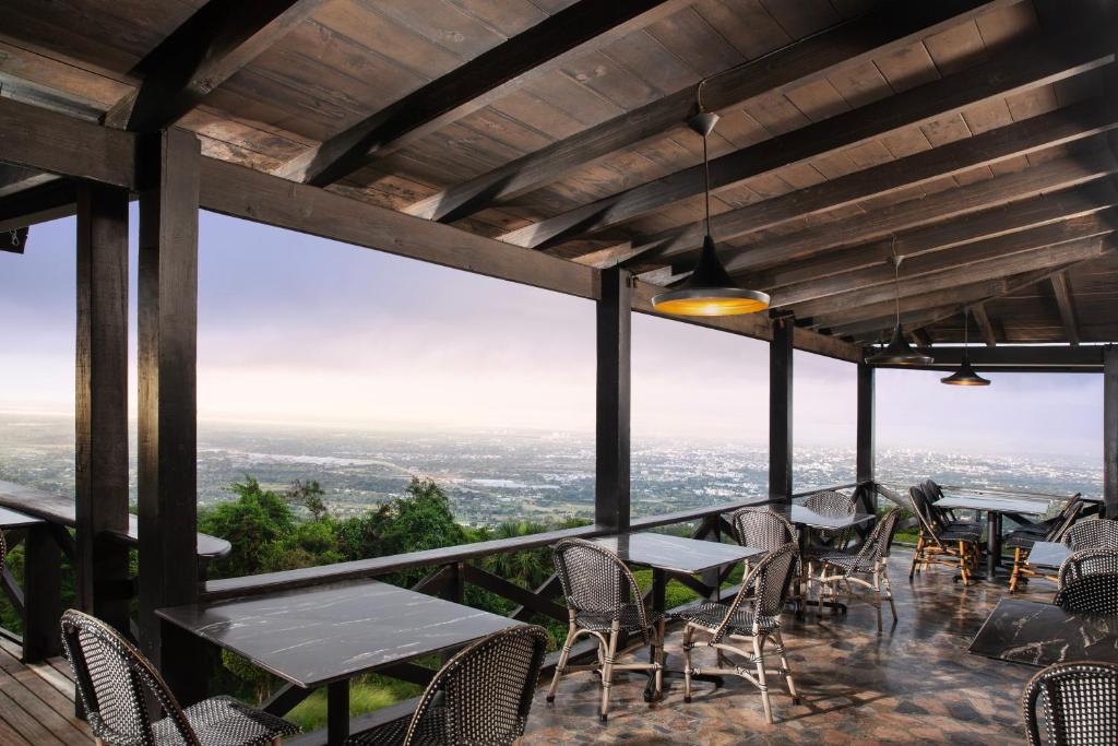 Fine Dining: Camp&nbsp;David